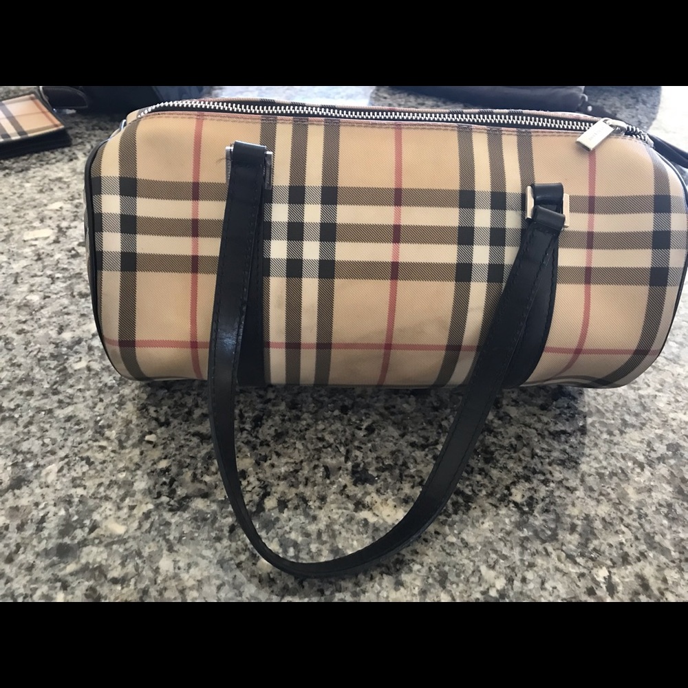 Burberry barrel bag